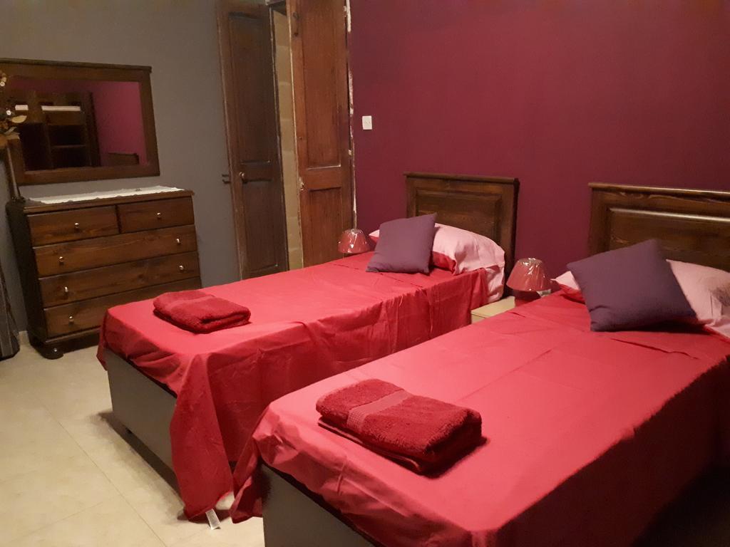 Apartmán Nocturne Family House Paola Exteriér fotografie